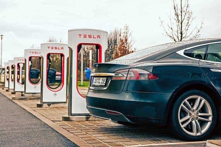 Germany Made Illegal on Tesla SuperCharger Stations